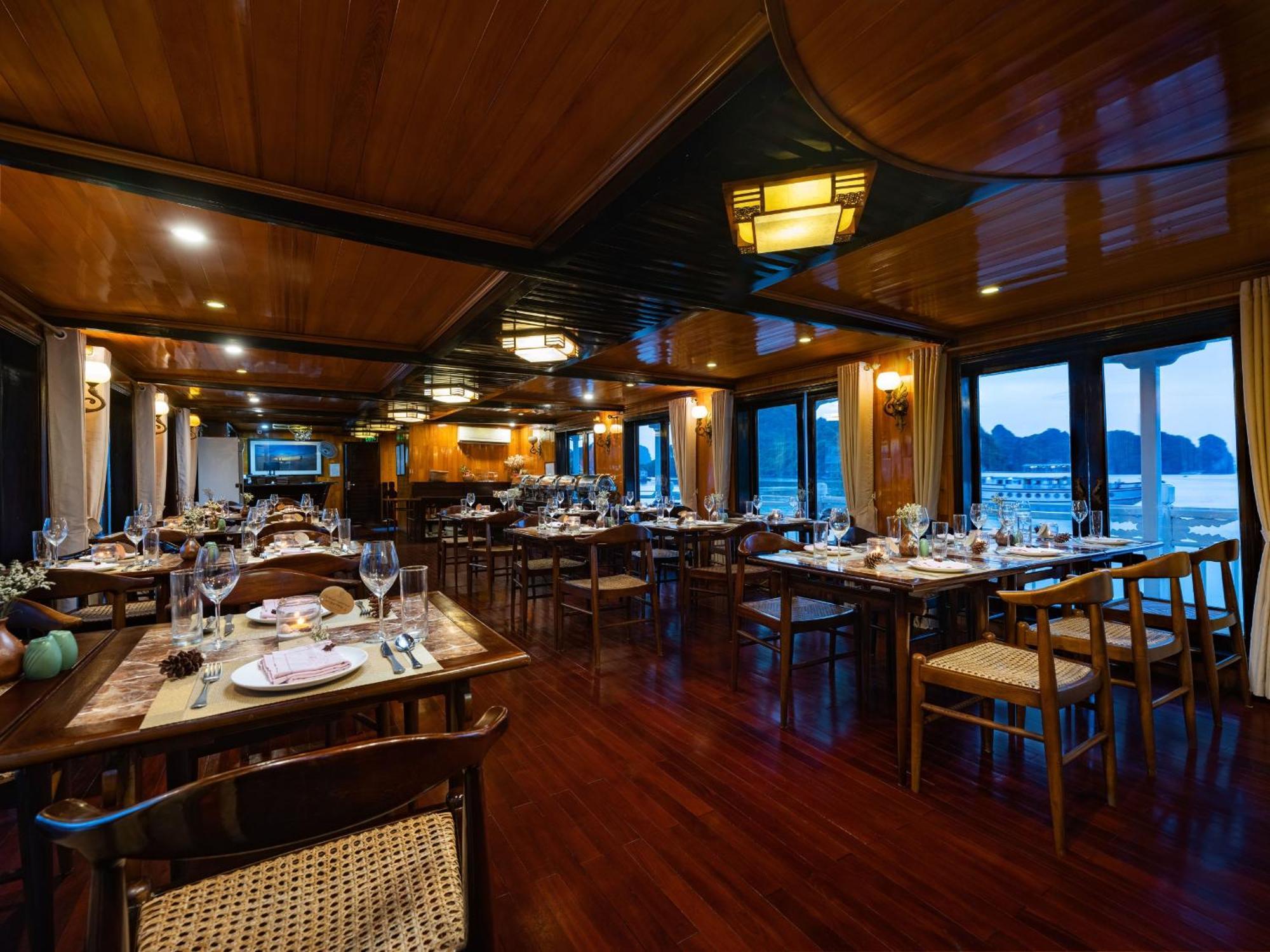 Hera Boutique Cruise Ha Long Bay Exteriör bild