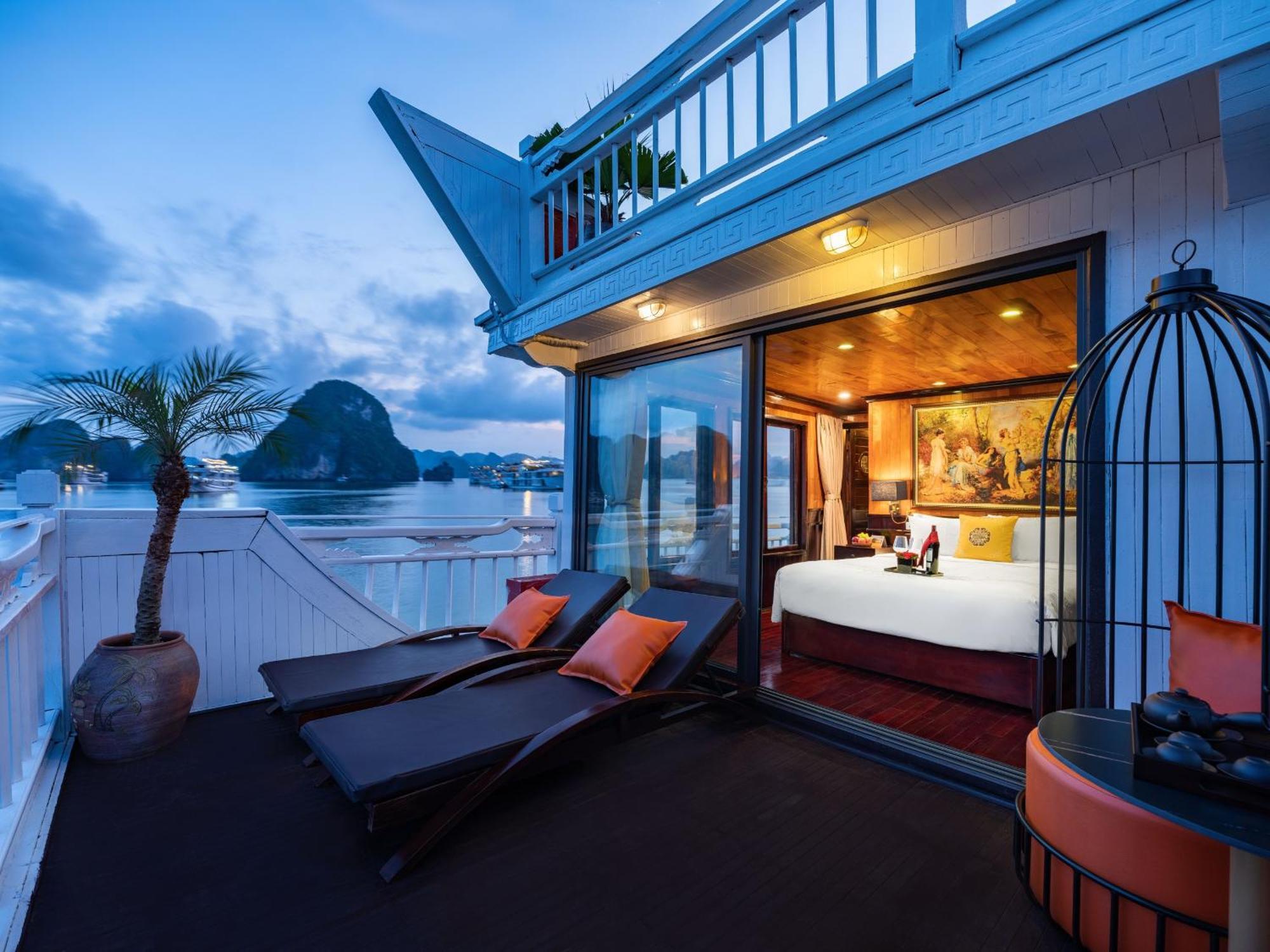 Hera Boutique Cruise Ha Long Bay Exteriör bild