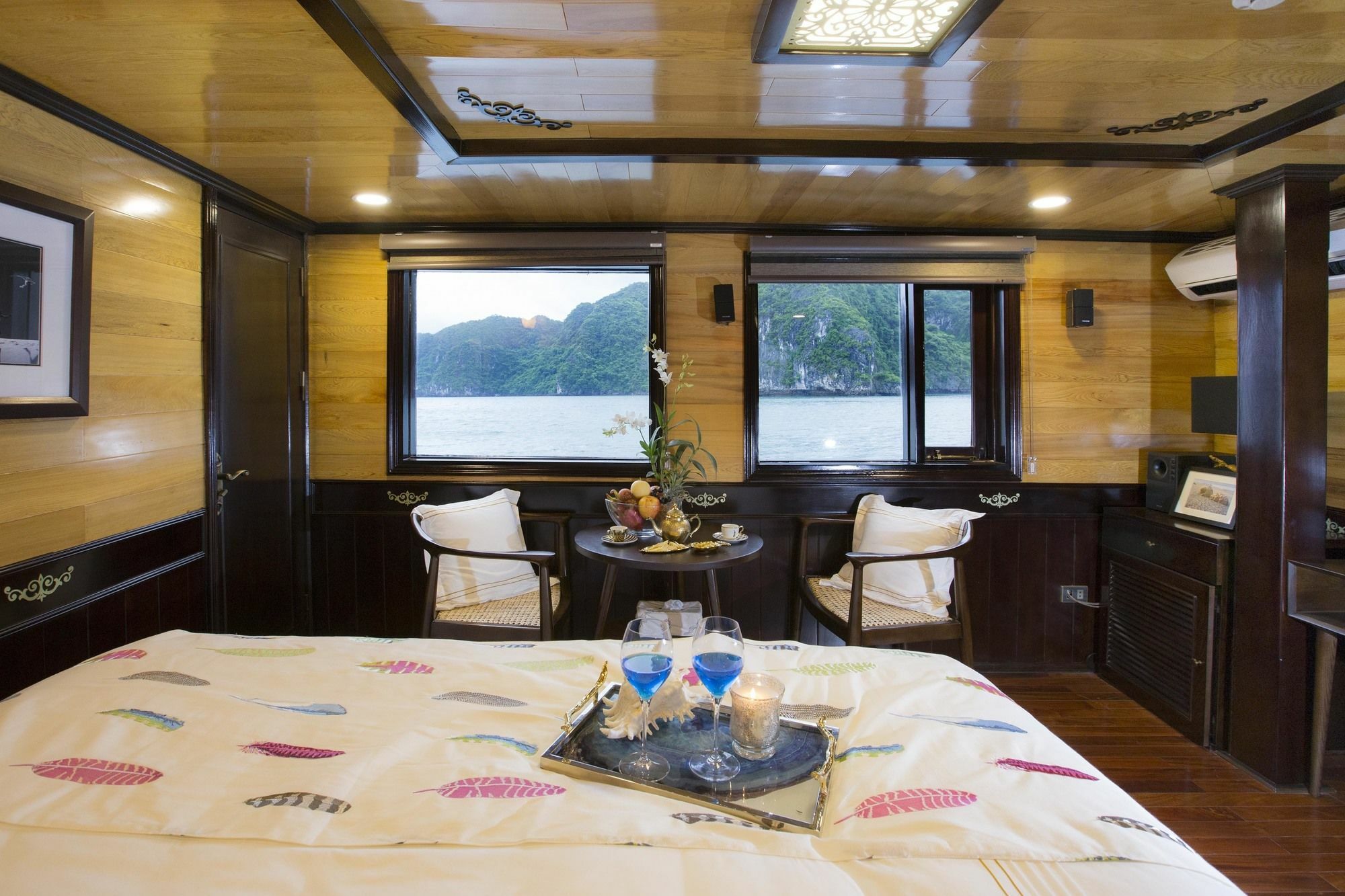 Hera Boutique Cruise Ha Long Bay Exteriör bild
