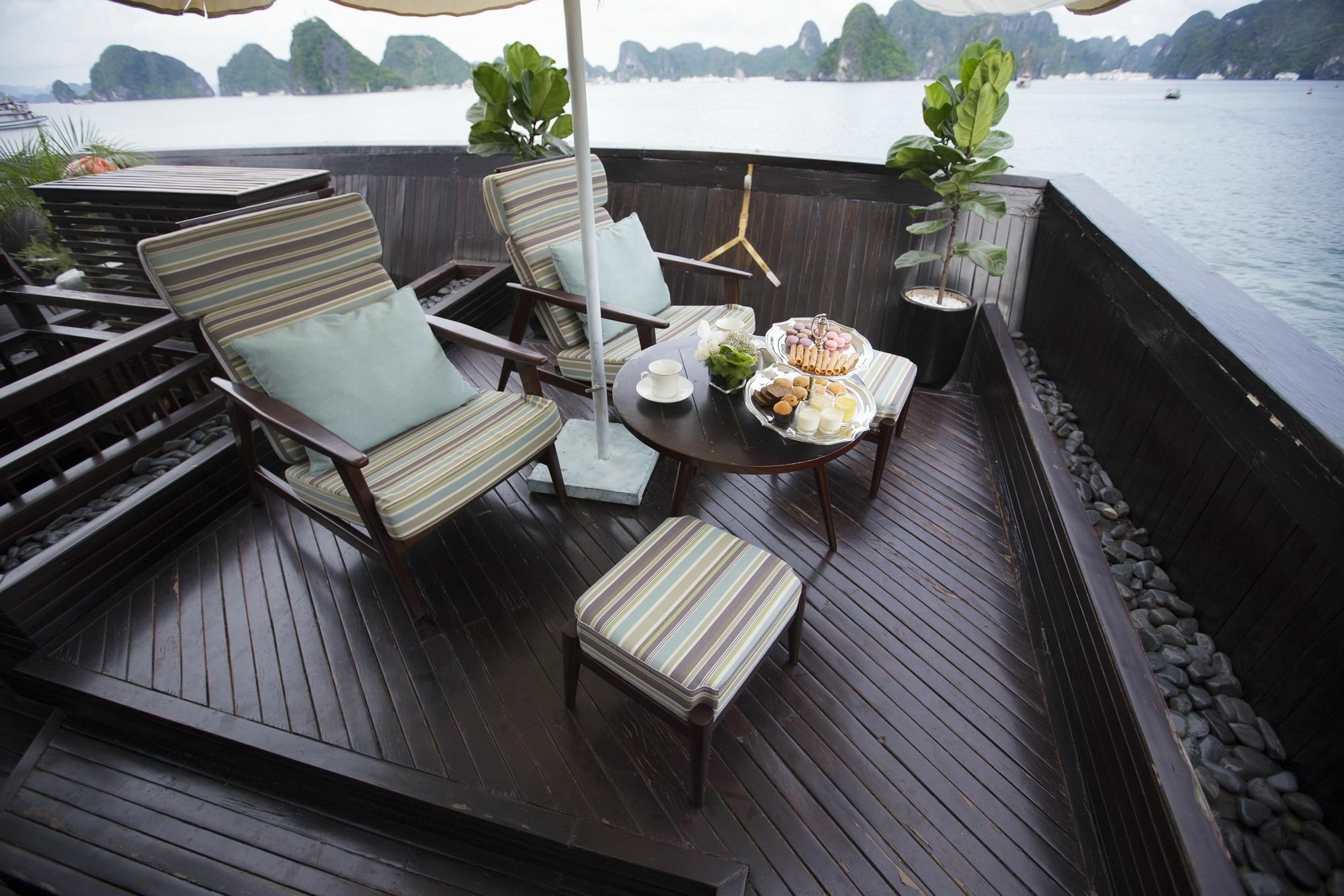 Hera Boutique Cruise Ha Long Bay Exteriör bild